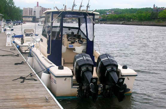 J&Mcharters boat-web.JPG (86626 bytes)