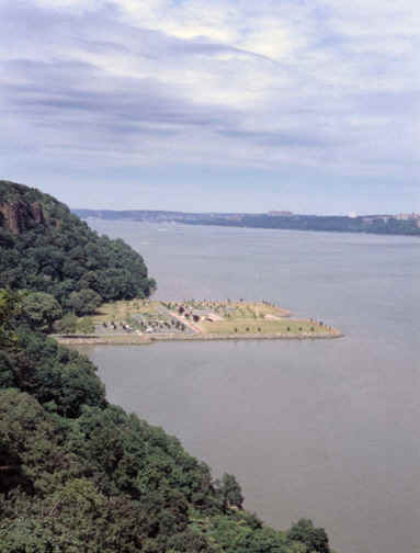 Ross_Dock.jpg (16489 bytes)