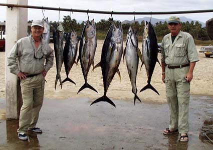 chas_ken_tuna_web.jpg (30002 bytes)