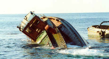 wreck6web.jpg (49636 bytes)